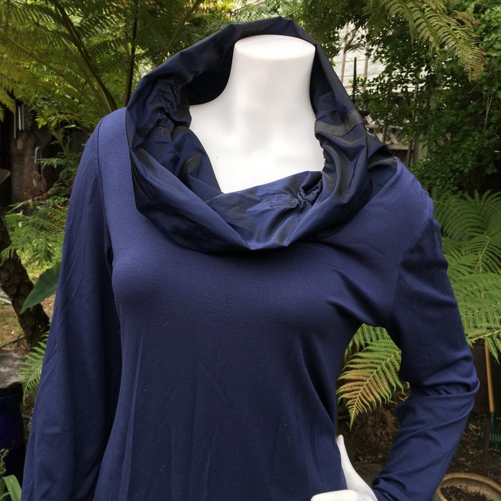XENIA DESIGN Midnight Blue Adjustable-Collar T-Top